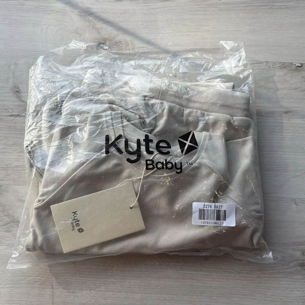 Kyte Baby Long Sleeve Pajamas in Almond‎ Size 2T NWT in packaging